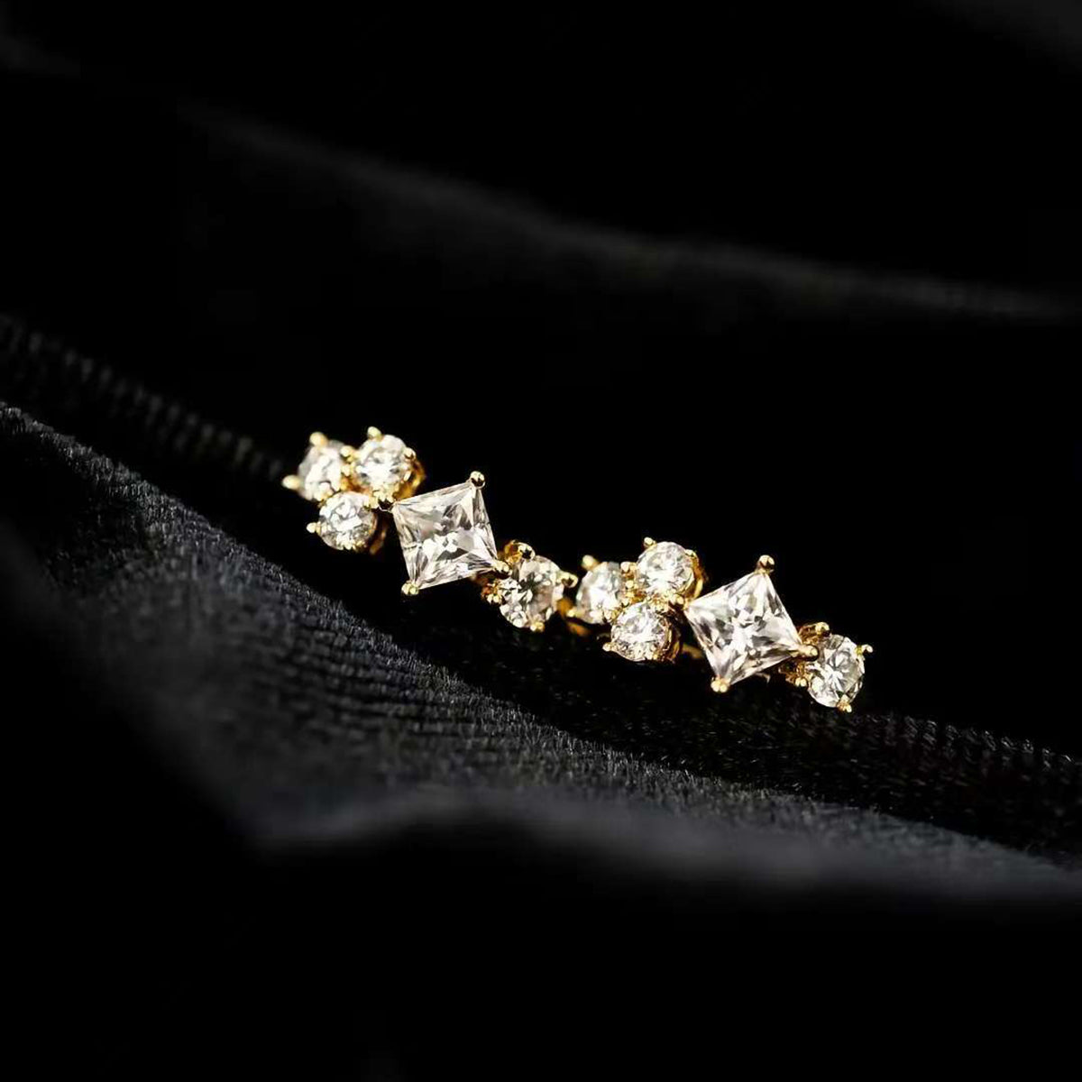 Prism-Spark Mini Huggies – Solid 14 K / 18 K Gold Mixed-Cut Lab-Grown Diamond Hoop Earrings