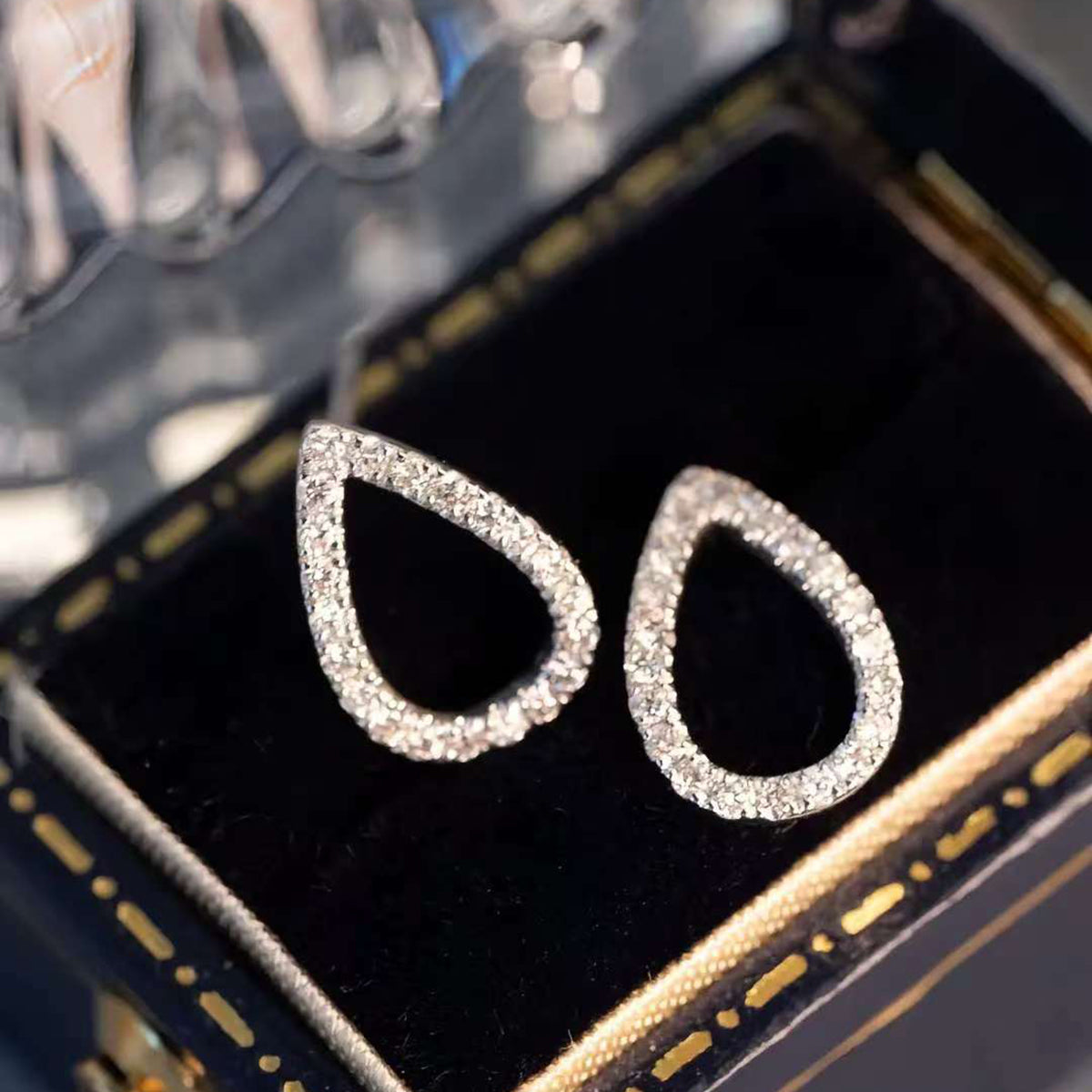 Dew-Halo Mini Studs Solid 14 K / 18 K Gold Pavé Lab Diamond Open-Pear Earrings