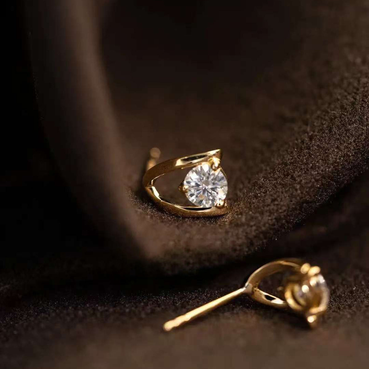 Arc-Cradle Solo Studs Solid 14 K / 18 K Gold Lab Diamond Arch-Frame Earrings