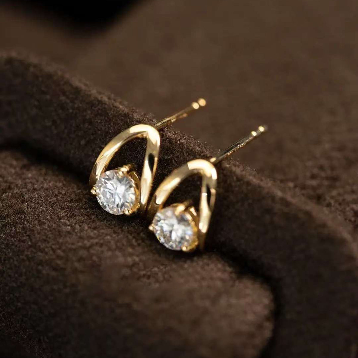 Arc-Cradle Solo Studs Solid 14 K / 18 K Gold Lab Diamond Arch-Frame Earrings