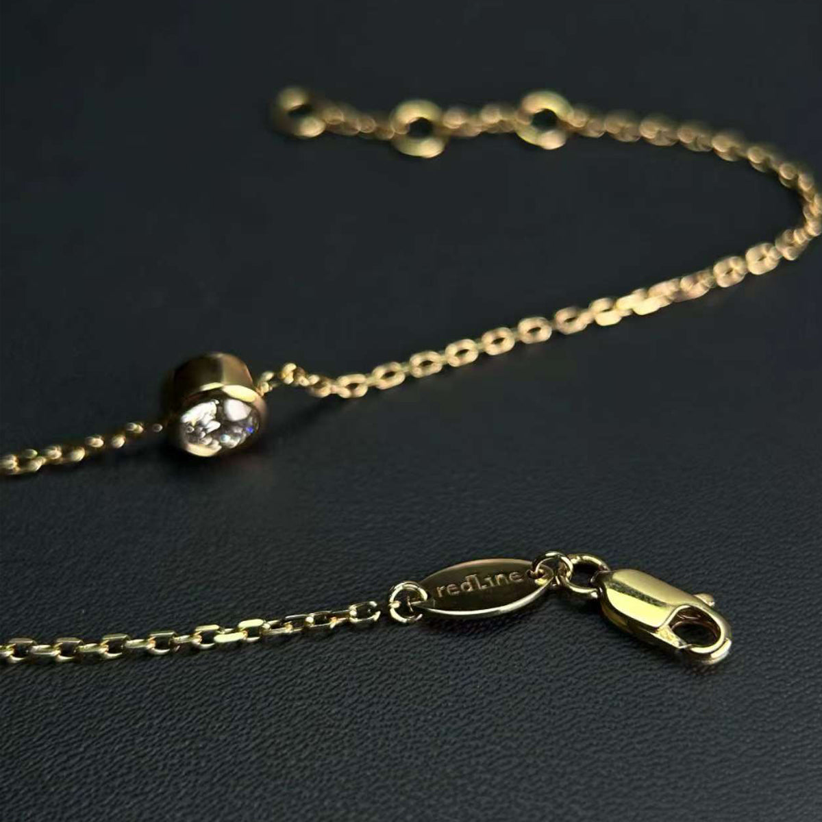 The Solitaire Shine: 0.5ct Bezel Set Lab Grown Diamond Bracelet