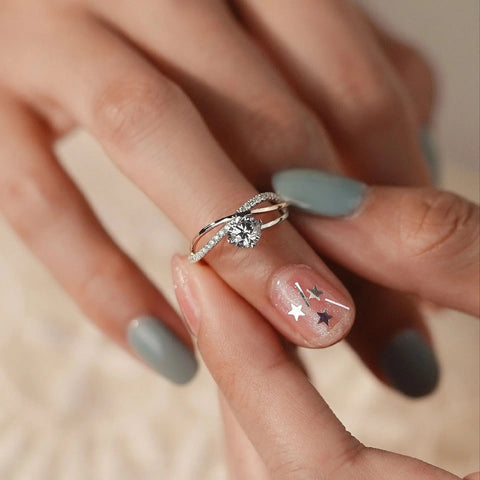 Criss-cross lab-grown diamond ring