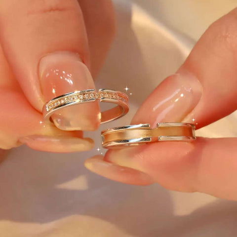 Gold Diamond Ring Set with 1 Carat Diamonds and Elegant Seamless Circular Design