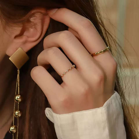 14K/18K Gold Diamond Ring Set with 0.8 Carat Diamonds and Elegant Bamboo Style